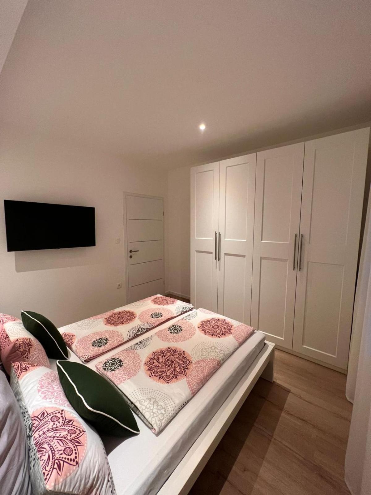 Apartman Lamore *